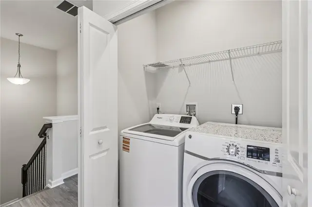 151 Curtis Ct gallery image 28