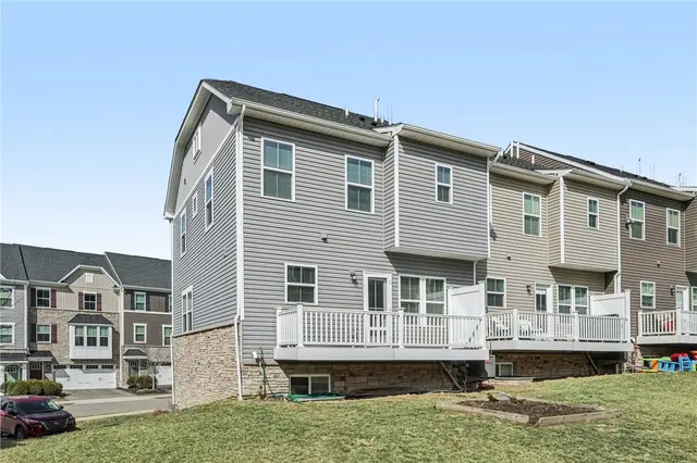 151 Curtis Ct gallery image 33