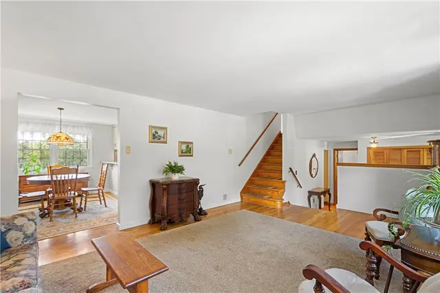 151 Ferndale Ave gallery image 24