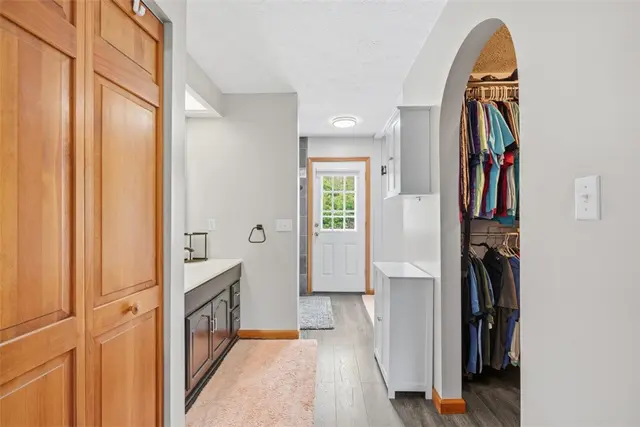 151 Woodbine Dr gallery image 9