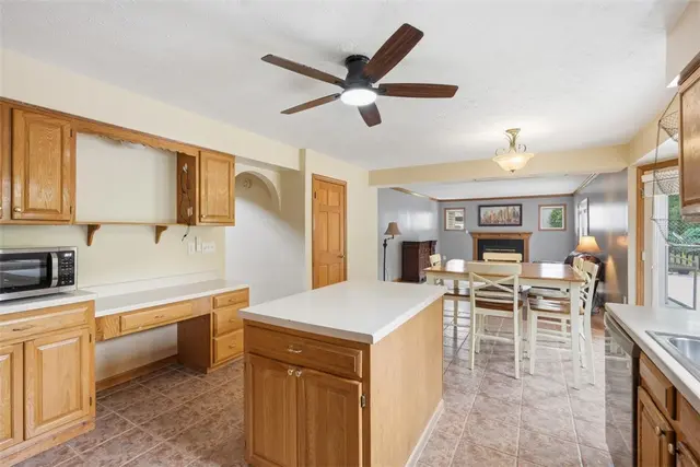 151 Woodbine Dr gallery image 12