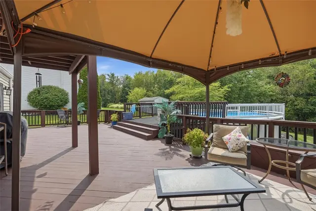 151 Woodbine Dr gallery image 16