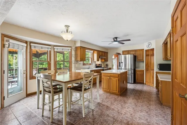151 Woodbine Dr gallery image 18
