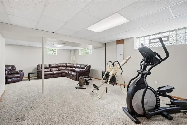151 Woodbine Dr gallery image 22
