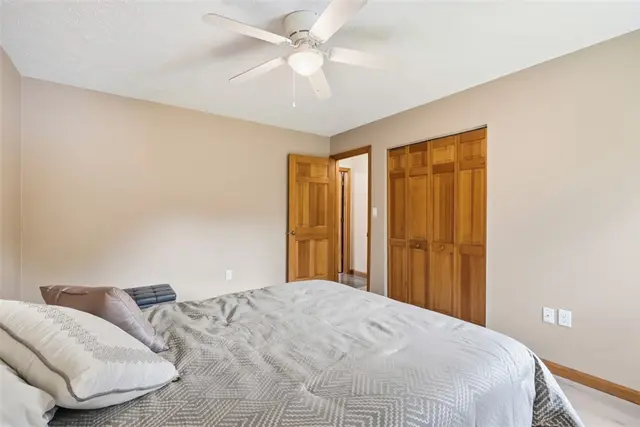 151 Woodbine Dr gallery image 28