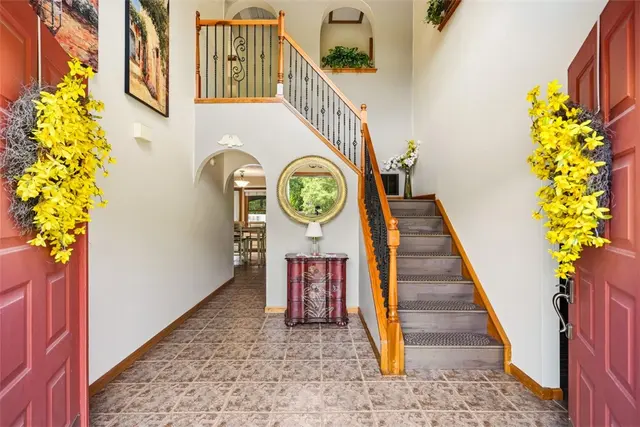 151 Woodbine Dr gallery image 35