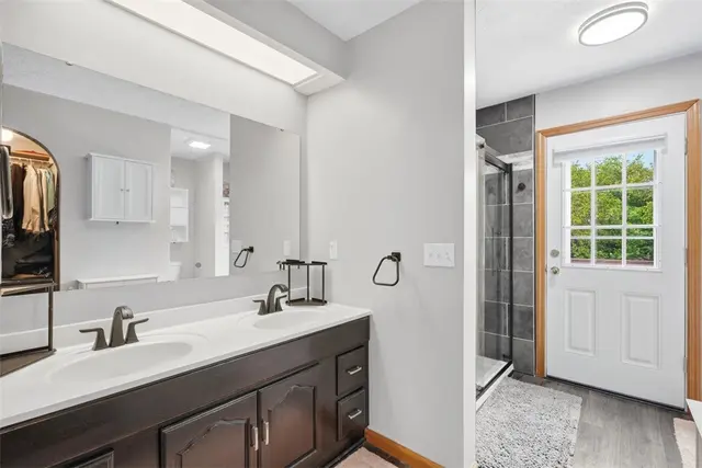 151 Woodbine Dr gallery image 37