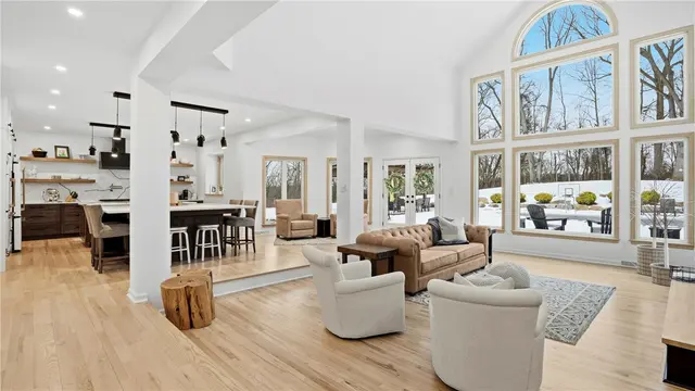 1514 Fox Chase Dr gallery image 13