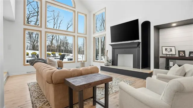 1514 Fox Chase Dr gallery image 15