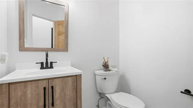 1514 Fox Chase Dr gallery image 18