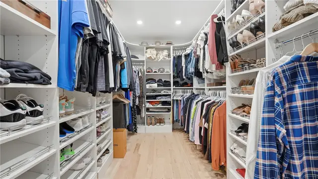 1514 Fox Chase Dr gallery image 24