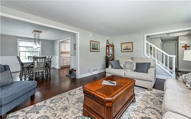 1523 Mountainview Dr gallery image 6