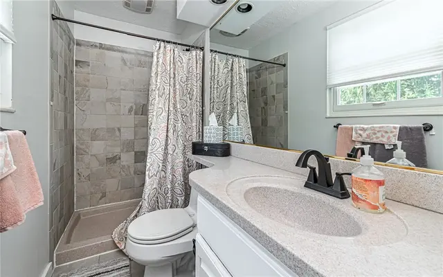 1523 Mountainview Dr gallery image 11