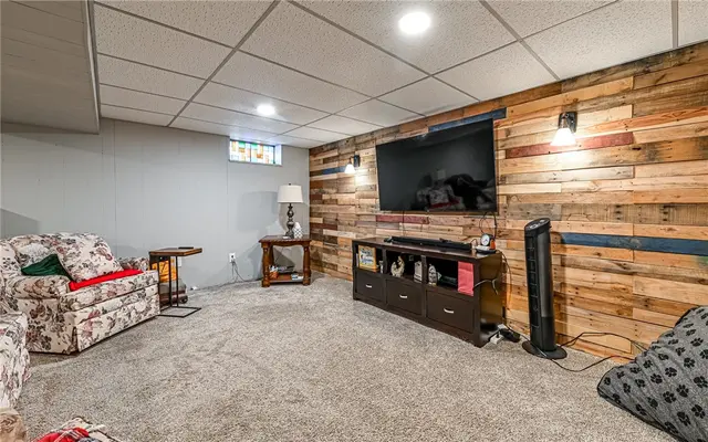 1523 Mountainview Dr gallery image 12