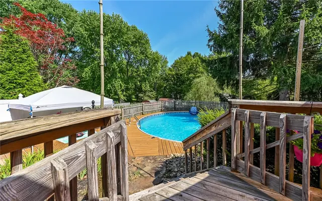 1523 Mountainview Dr gallery image 17