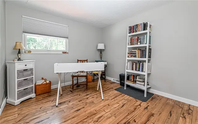 1523 Mountainview Dr gallery image 21
