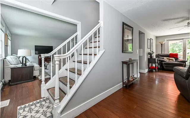 1523 Mountainview Dr gallery image 33