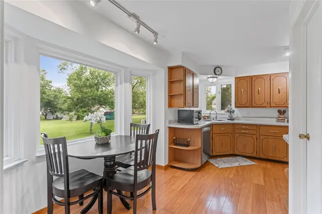 1527 W Ingomar Rd gallery image 2