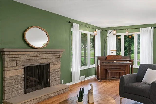 1527 W Ingomar Rd gallery image 6