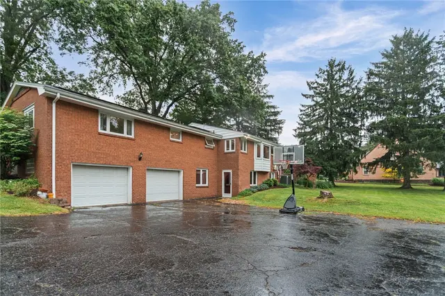 1527 W Ingomar Rd gallery image 10