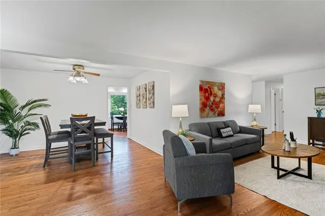 1527 W Ingomar Rd gallery image 16