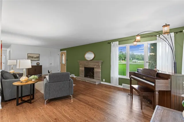 1527 W Ingomar Rd gallery image 28