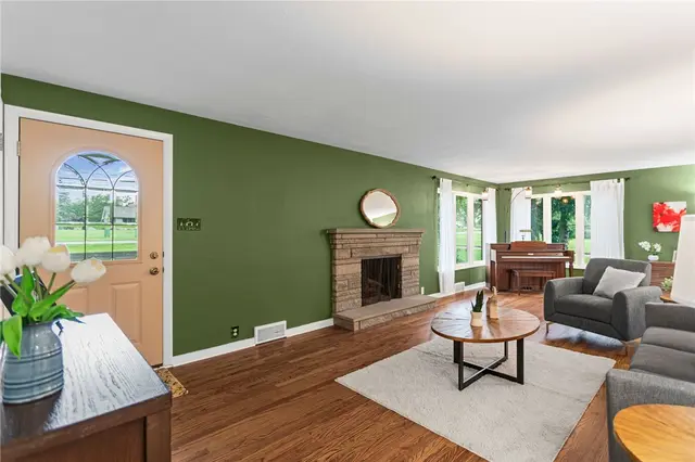 1527 W Ingomar Rd gallery image 32