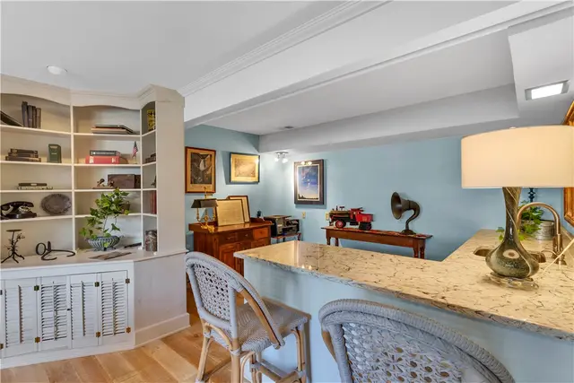 1528 Sandhurst Dr gallery image 19