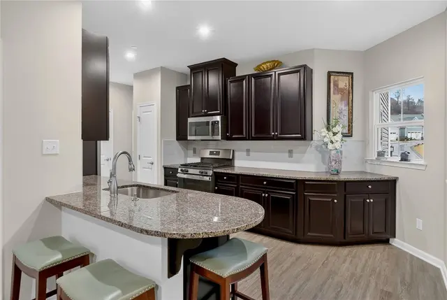 153 Dana Dr gallery image 9