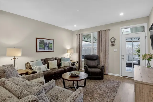 153 Dana Dr gallery image 18
