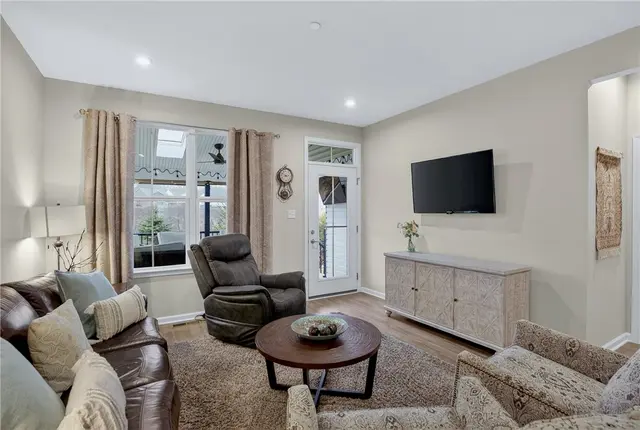 153 Dana Dr gallery image 19