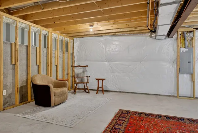 153 Dana Dr gallery image 38