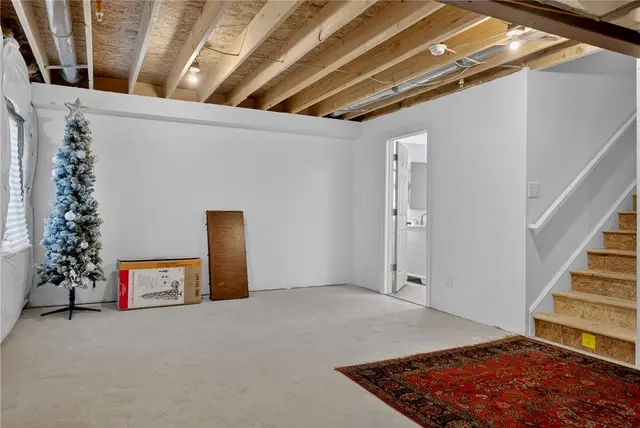 153 Dana Dr gallery image 39