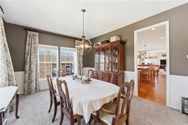 153 Hunter Drive gallery image 4