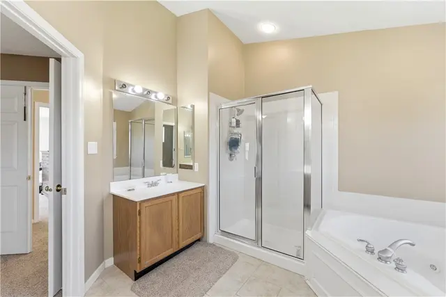 153 Hunter Drive gallery image 8