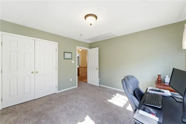 153 Hunter Drive gallery image 13