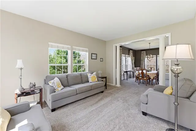 153 Hunter Drive gallery image 16