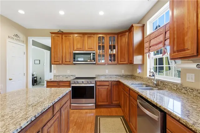 153 Hunter Drive gallery image 22