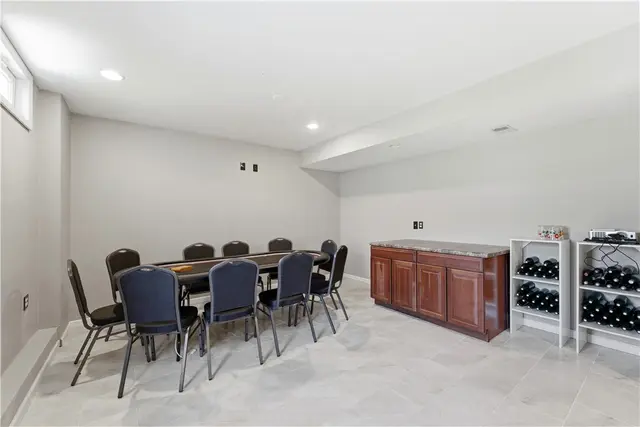 153 Hunter Drive gallery image 26