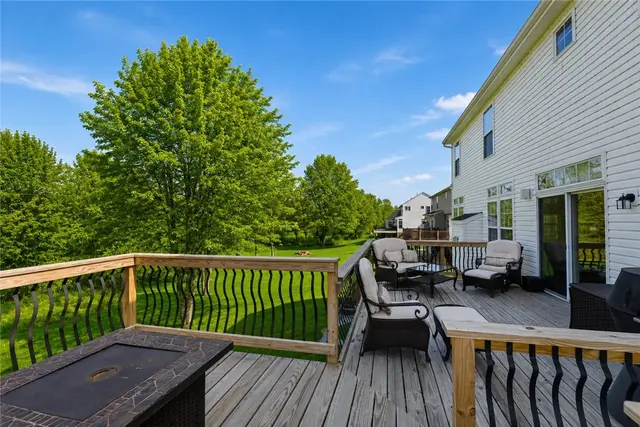 153 Hunter Drive gallery image 27