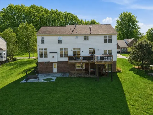 153 Hunter Drive gallery image 30