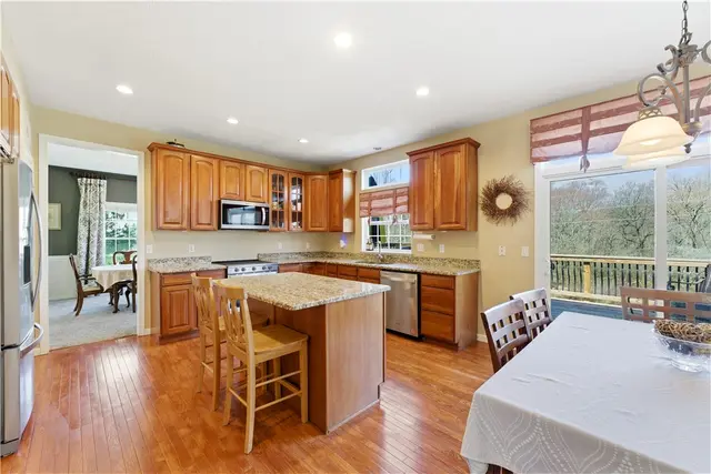 153 Hunter Drive gallery image 37