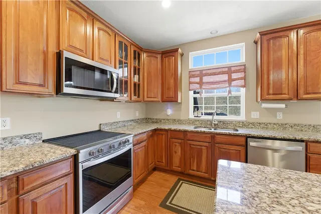 153 Hunter Drive gallery image 39