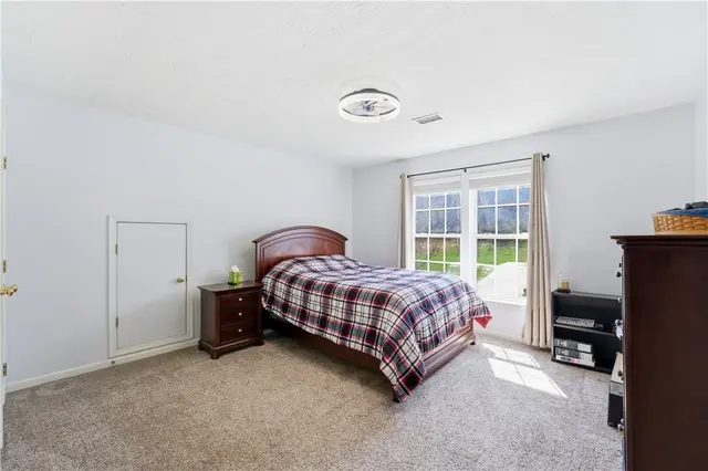 153 Hunter Drive gallery image 41