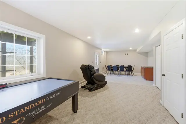 153 Hunter Drive gallery image 42
