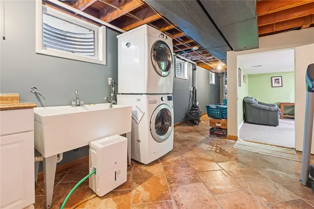 1530 King John Dr gallery image 32