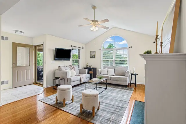 1532 Palmer Way gallery image 15