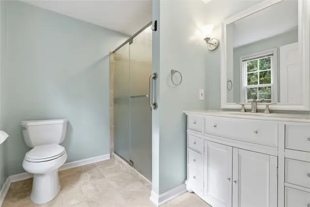1534 King Charles Drive gallery image 6