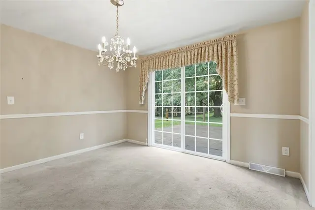 1534 King Charles Drive gallery image 9