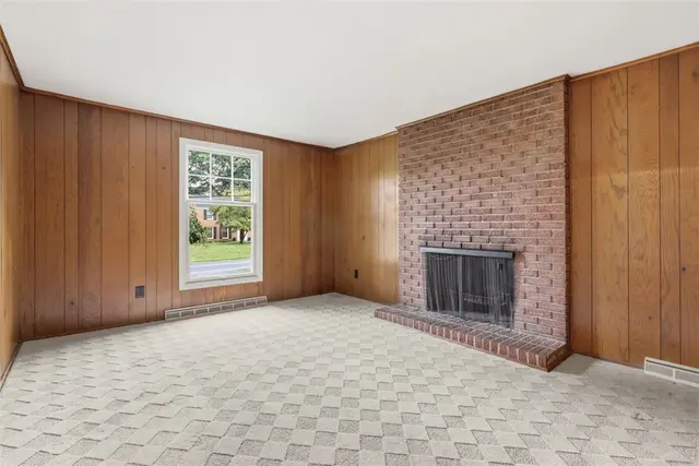 1534 King Charles Drive gallery image 10